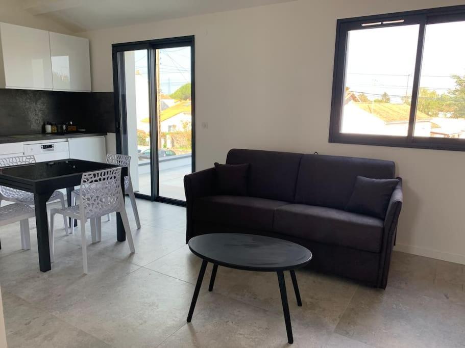 Maison Terrasse Proche Centre Ville Et Ile De Re Ла-Рошель Экстерьер фото