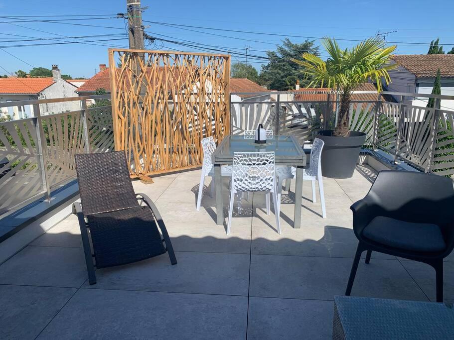 Maison Terrasse Proche Centre Ville Et Ile De Re Ла-Рошель Экстерьер фото