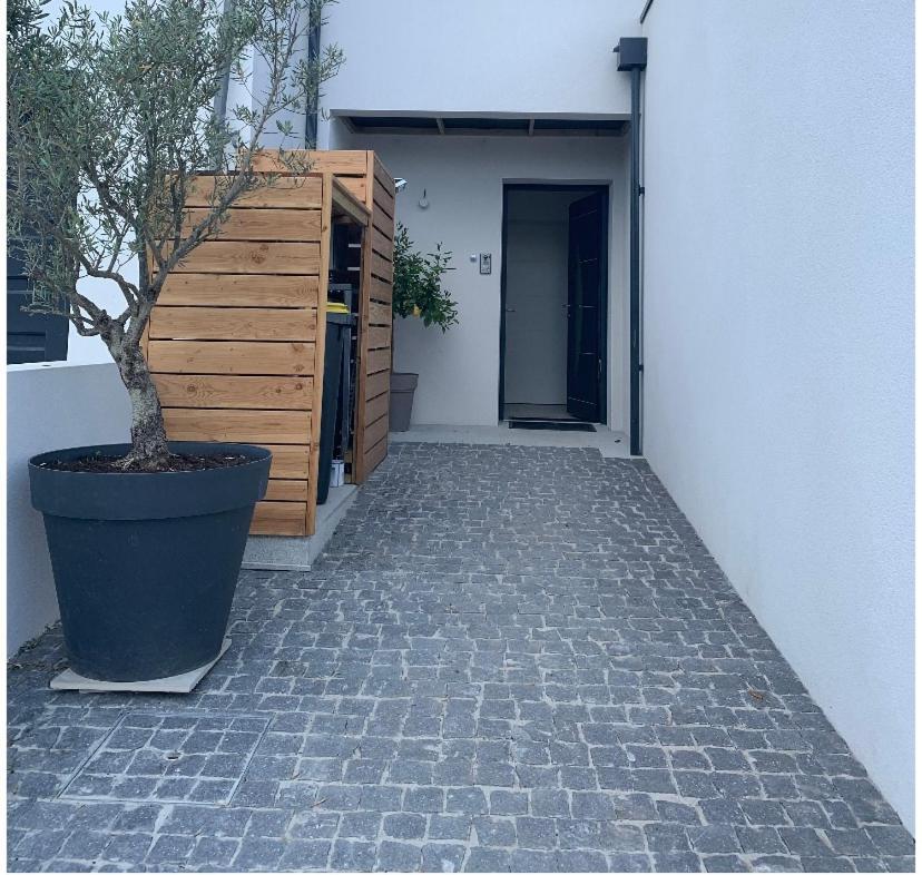 Maison Terrasse Proche Centre Ville Et Ile De Re Ла-Рошель Экстерьер фото