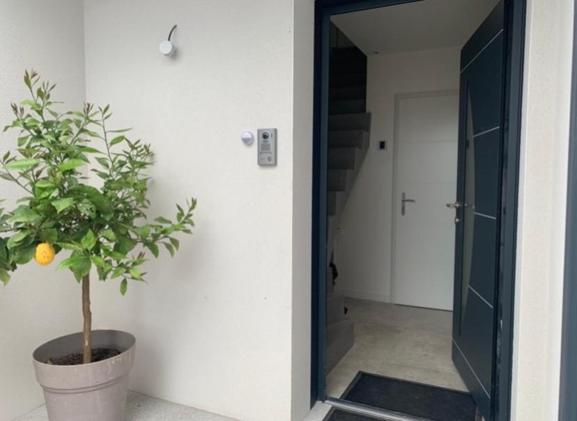 Maison Terrasse Proche Centre Ville Et Ile De Re Ла-Рошель Экстерьер фото